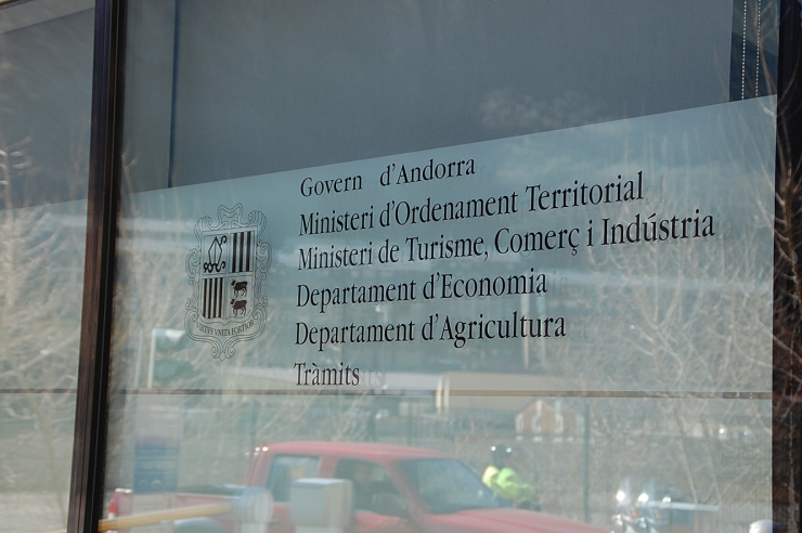 Entrada a l'edifici del Prat del Rull, seu del ministeri d'Economia, Competitivitat i Innovació.